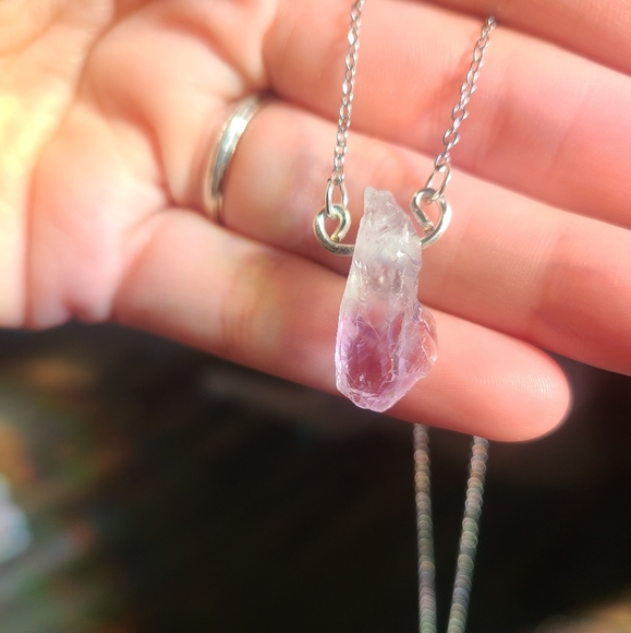 Handmade amethyst point necklace - Picture 2 of 5